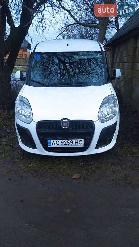 Грузопассажирский фургон Fiat Doblo 2012 в Луцке фото Грузопассажирский фургон Fiat Doblo 2012 в Луцке