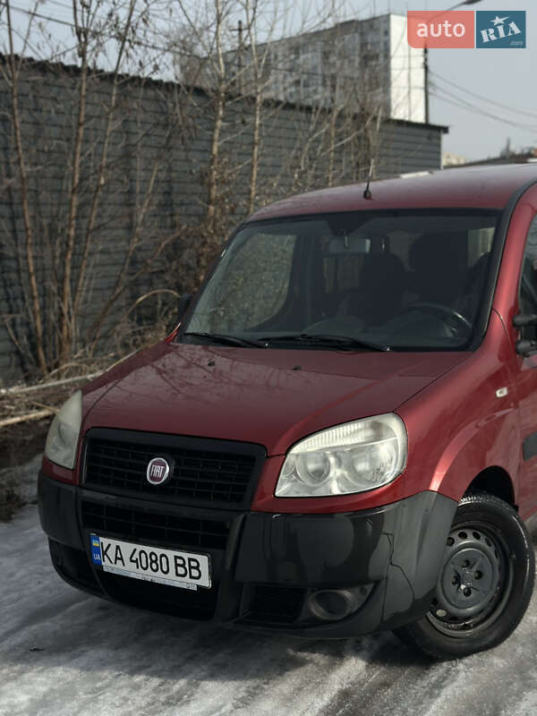 Минивэн Fiat Doblo 2011 в Киеве