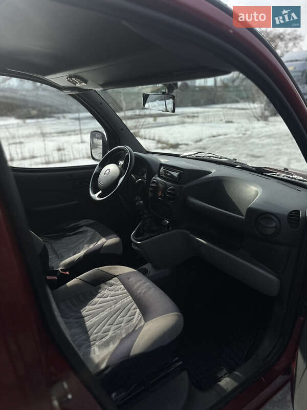 Минивэн Fiat Doblo 2011 в Киеве