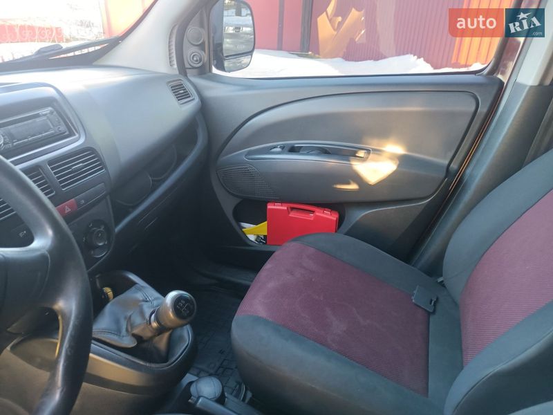 Вантажний фургон Fiat Doblo 2012 в Києві фото 16 Вантажний фургон Fiat Doblo 2012 в Києві