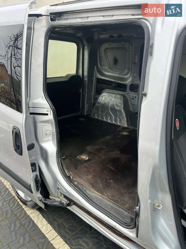 Вантажний фургон Fiat Doblo 2013 в Стрию