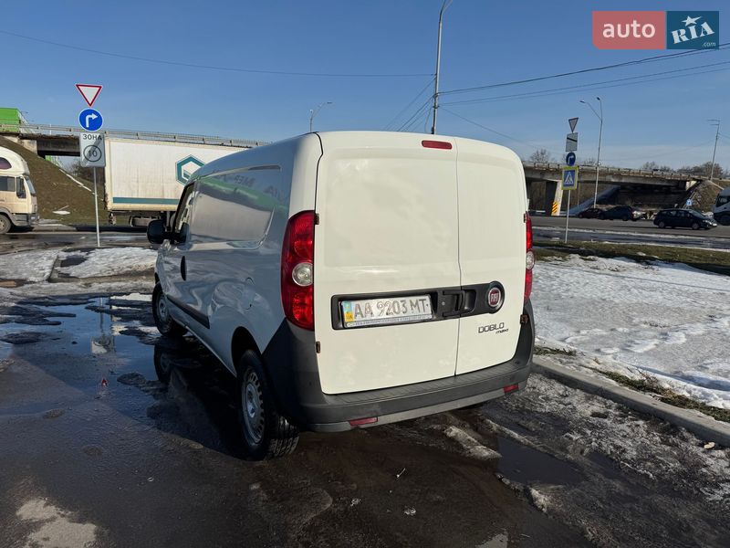 Вантажний фургон Fiat Doblo 2013 в Києві