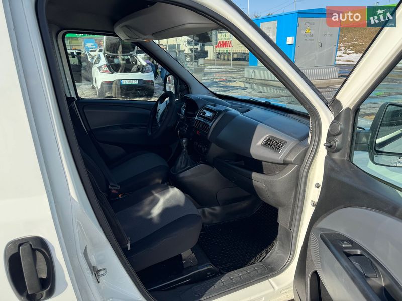 Вантажний фургон Fiat Doblo 2013 в Києві