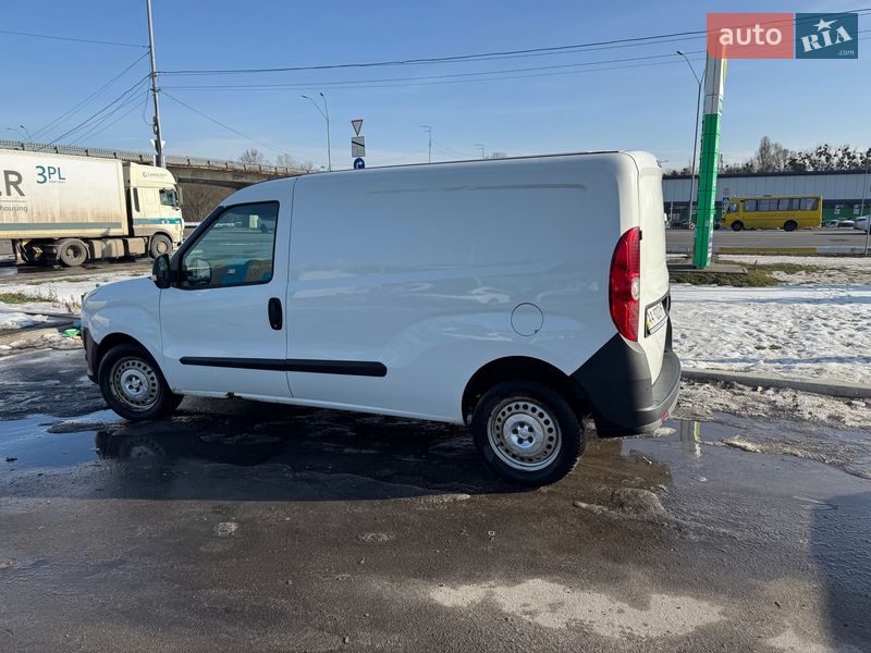 Вантажний фургон Fiat Doblo 2013 в Києві