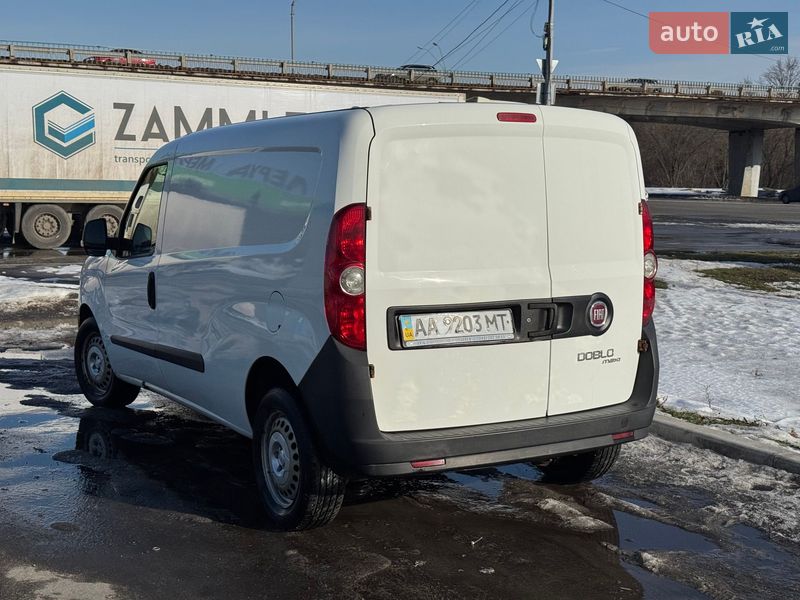 Вантажний фургон Fiat Doblo 2013 в Києві