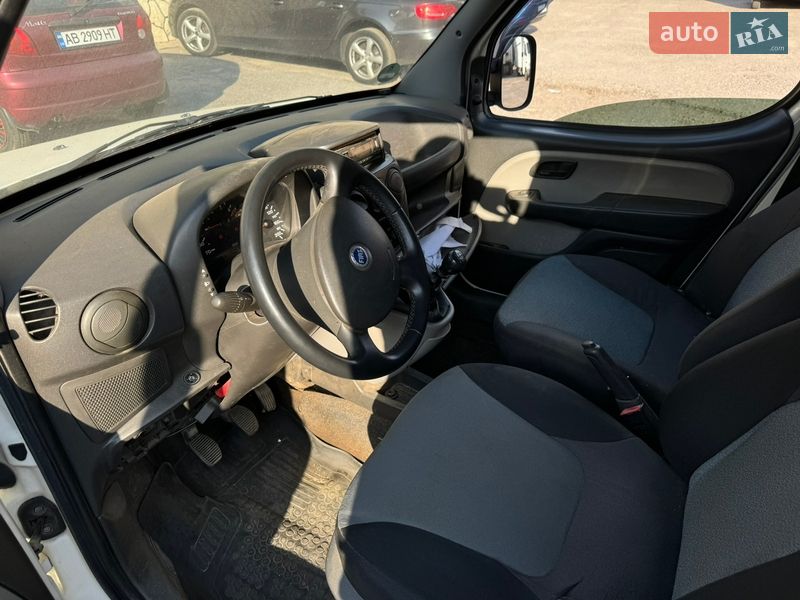 Вантажний фургон Fiat Doblo 2006 в Вінниці
