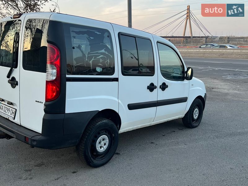 Минивэн Fiat Doblo 2013 в Киеве