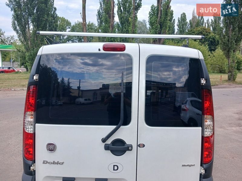 Минивэн Fiat Doblo 2008 в Киеве
