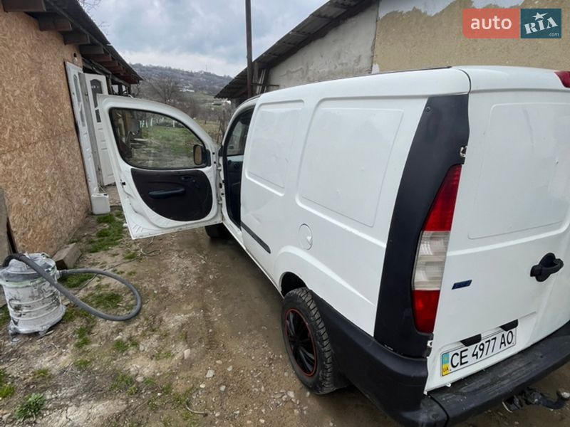 Грузовой фургон Fiat Doblo 2001 в Черновцах