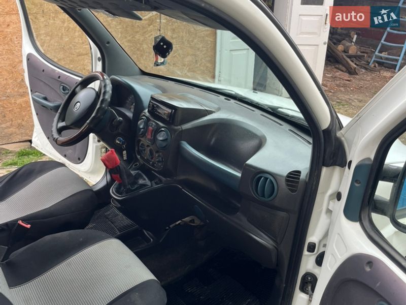 Грузовой фургон Fiat Doblo 2001 в Черновцах