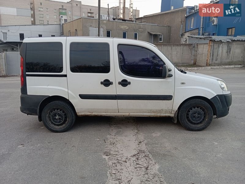 Минивэн Fiat Doblo 2011 в Харькове