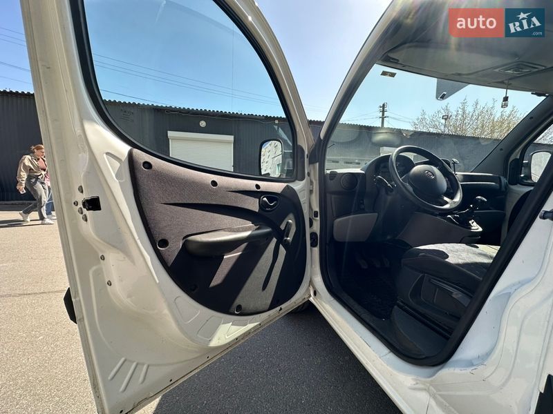 Грузопассажирский фургон Fiat Doblo 2015 в Киеве