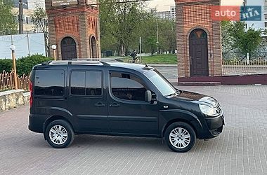 Минивэн Fiat Doblo 2010 в Киеве