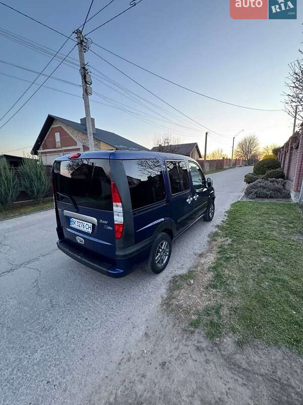 Минивэн Fiat Doblo 2003 в Ровно