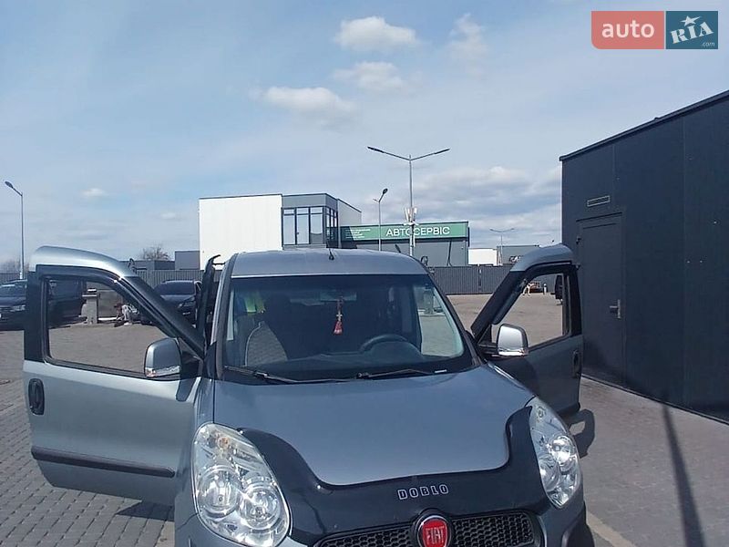 Минивэн Fiat Doblo 2011 в Мукачево