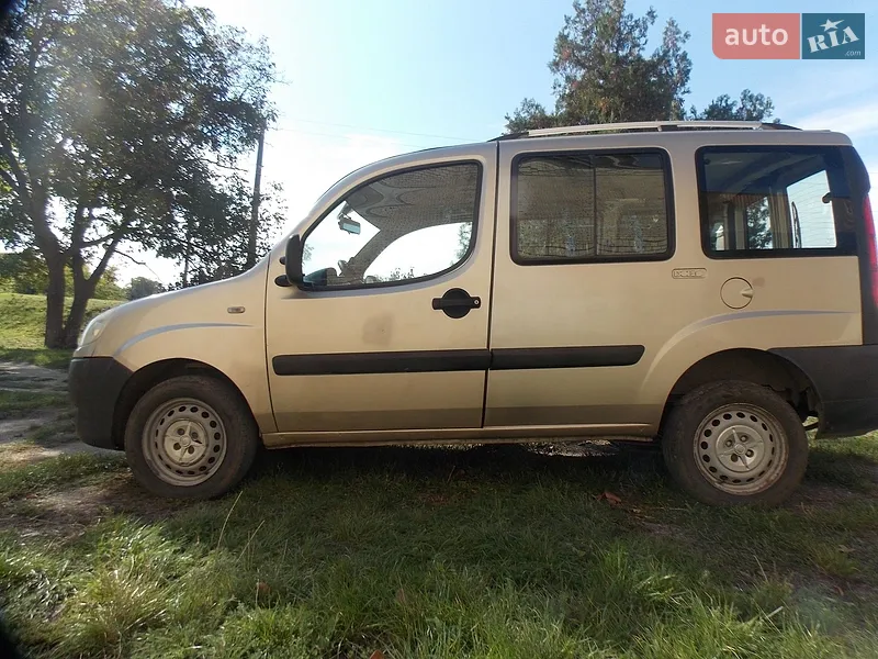 Fiat Doblo 2012