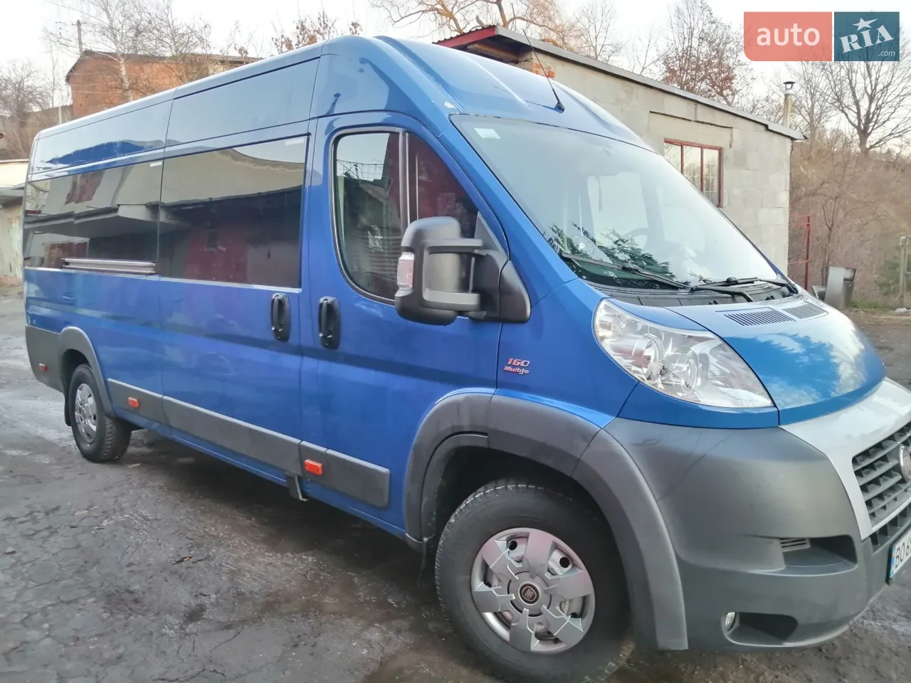 Технічно справний та робоче авто, готовий до будь яких перевірок, по двигону та АКПП зауважень не має, по кузову є косметичні нюанси на фото видно проблемні місця, більше детальної інформації по телефону. Паливний бак на 120л. Батерея на обігрів салону заводська.