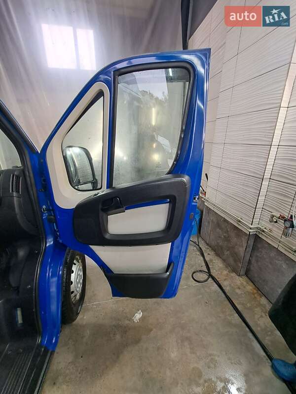 Грузовой фургон Fiat Ducato 2012 в Новояворовске