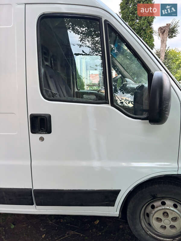 Вантажний фургон Fiat Ducato 2004 в Надвірній