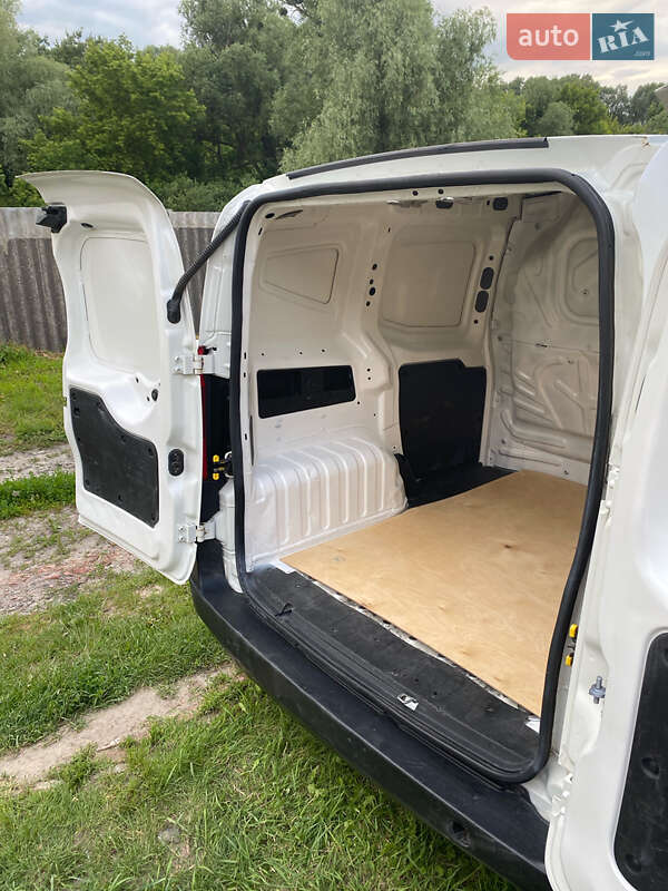 Вантажний фургон Fiat Fiorino 2016 в Ромнах