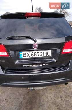 Внедорожник / Кроссовер Fiat Freemont 2012 в 