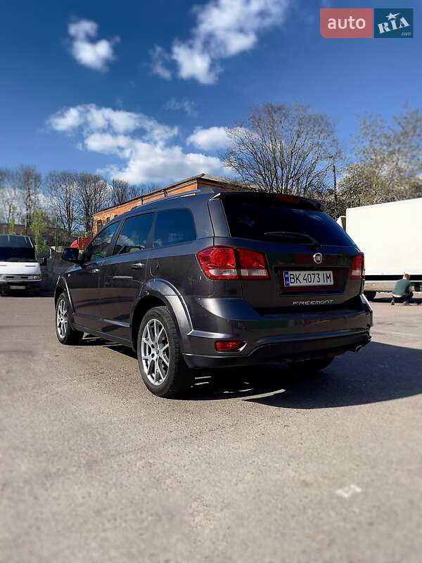 Внедорожник / Кроссовер Fiat Freemont 2015 в Ровно