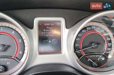 Позашляховик / Кросовер Fiat Freemont 2013 в 