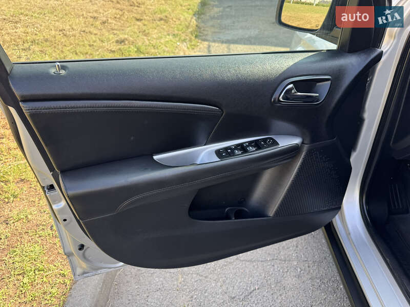 Позашляховик / Кросовер Fiat Freemont 2012 в Києві фото 44 Позашляховик / Кросовер Fiat Freemont 2012 в Києві