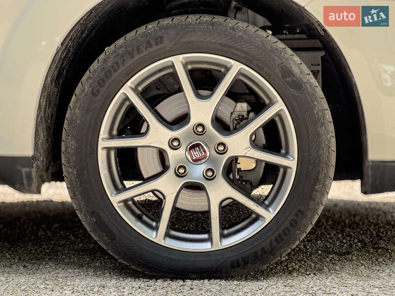 Позашляховик / Кросовер Fiat Freemont 2015 в Бродах