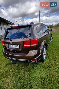 Внедорожник / Кроссовер Fiat Freemont 2012 в 