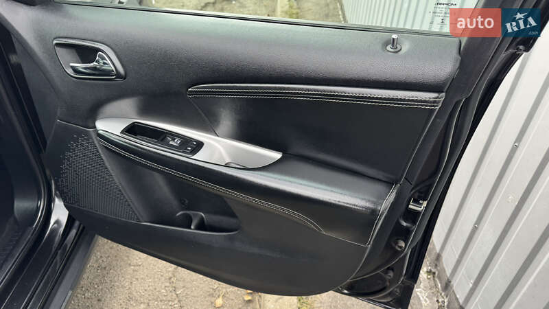 Позашляховик / Кросовер Fiat Freemont 2014 в Києві фото 17 Позашляховик / Кросовер Fiat Freemont 2014 в Києві