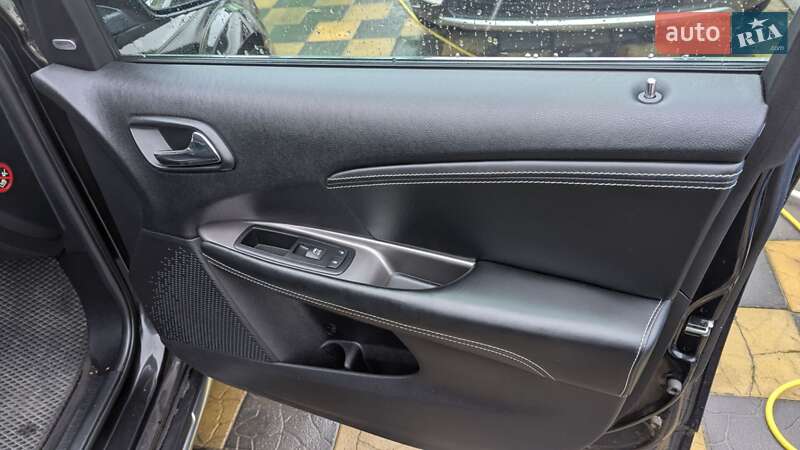 Позашляховик / Кросовер Fiat Freemont 2014 в Радивиліві