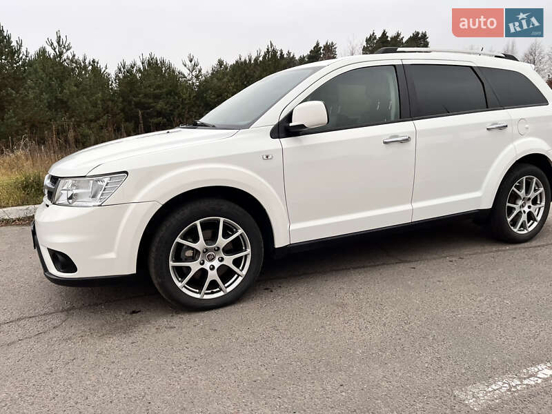 Позашляховик / Кросовер Fiat Freemont 2015 в Радивиліві