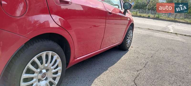 Хэтчбек Fiat Grande Punto 2010 в Киеве