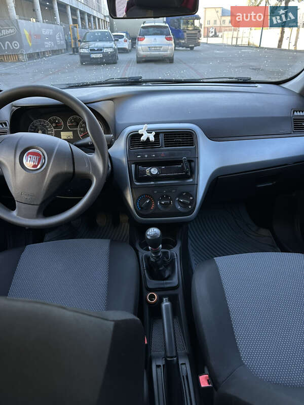 Хэтчбек Fiat Grande Punto 2010 в Ивано-Франковске