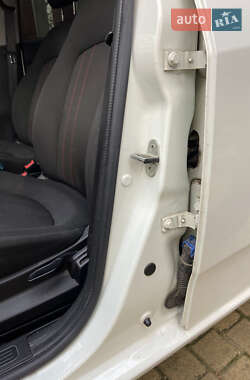 Хэтчбек Fiat Grande Punto 2012 в 