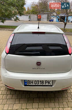 Хэтчбек Fiat Grande Punto 2012 в 