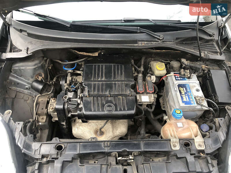 Хетчбек Fiat Grande Punto 2006 в Черкасах фото 15 Хетчбек Fiat Grande Punto 2006 в Черкасах