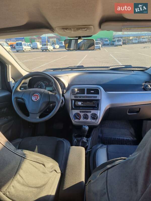 Хэтчбек Fiat Grande Punto 2013 в Черновцах