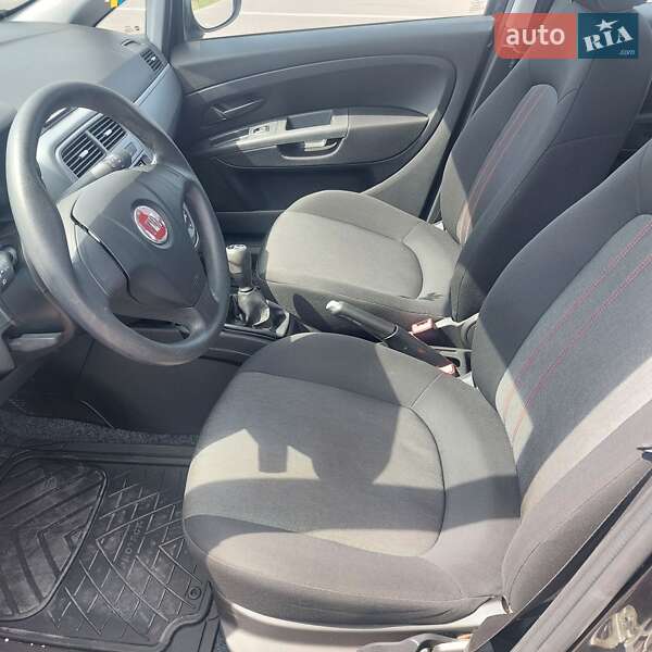 Хэтчбек Fiat Grande Punto 2012 в Ровно
