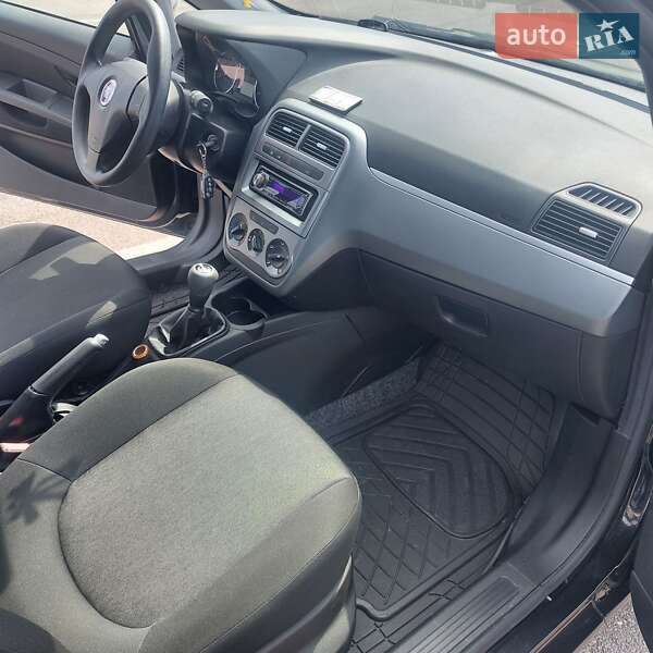 Хэтчбек Fiat Grande Punto 2012 в Ровно