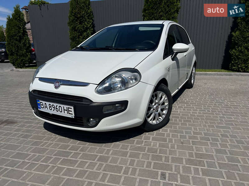 Хэтчбек Fiat Grande Punto 2011 в 