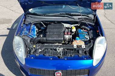 Хэтчбек Fiat Grande Punto 2009 в 