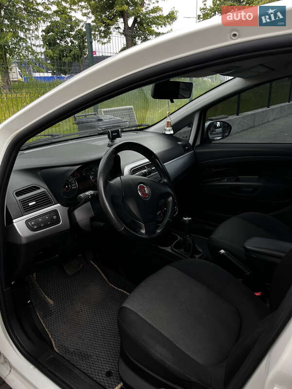 Хэтчбек Fiat Grande Punto 2012 в Киеве
