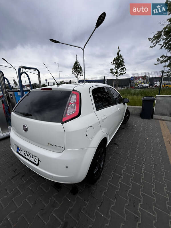 Хэтчбек Fiat Grande Punto 2012 в Киеве