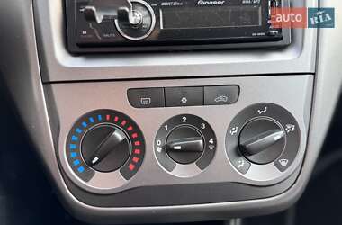 Хэтчбек Fiat Grande Punto 2013 в 