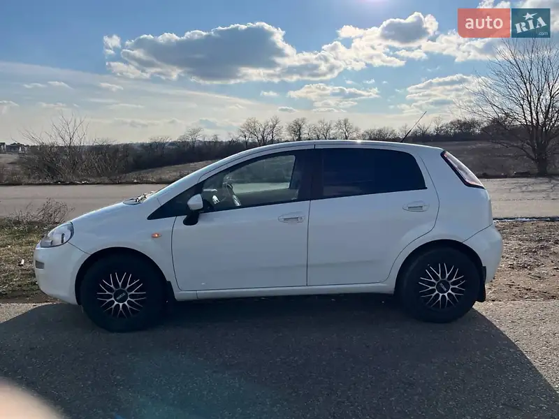 Fiat Grande Punto 2012 VIN ZFA19900000915237 фото оголошення 8 з 34