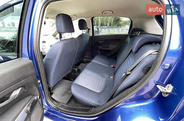 Хэтчбек Fiat Grande Punto 2009 в 