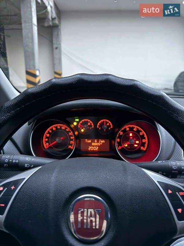 Хэтчбек Fiat Grande Punto 2011 в Киеве