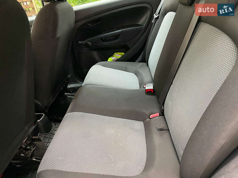 Хэтчбек Fiat Grande Punto 2011 в Киеве